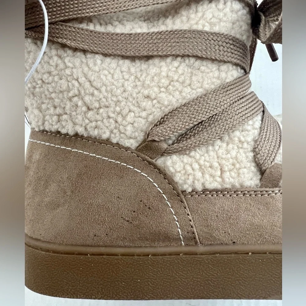NWT - Universal Thread Birgitte Taupe Winter Boots - Size 11